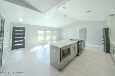 490 Tillman Avenue SW, Palm Bay, FL 32908 - Photo 7