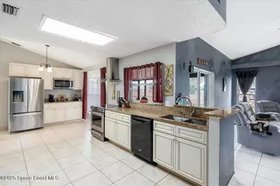 302 Arapahoe Lane NE, Palm Bay, FL 32907 - Photo 7