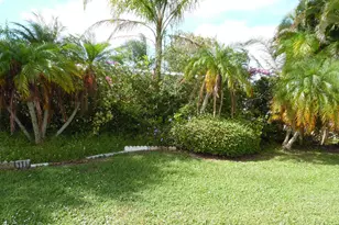 922 Bougainvillea Cir, Barefoot Bay, FL 32976 - Photo 9