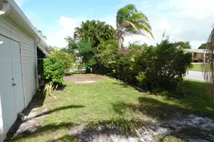 922 Bougainvillea Cir, Barefoot Bay, FL 32976 - Photo 7