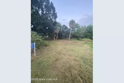 434 Dundas Court, Fort Pierce, FL 34950 - Photo 1