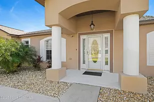 585 Bella Vista Dr, Titusville, FL 32780 - Photo 5