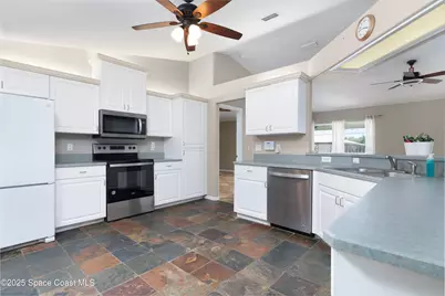 3083 Forest Creek Drive, Melbourne, FL 32901 - Photo 17