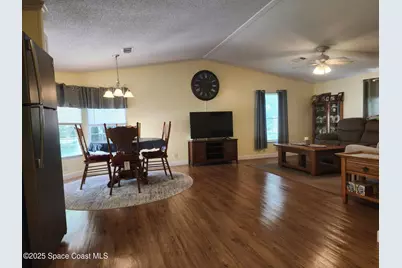 1055 Wren Circle, Barefoot Bay, FL 32976 - Photo 5