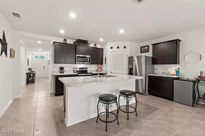 467 Americana Boulevard NW, Palm Bay, FL 32907 - Photo 9