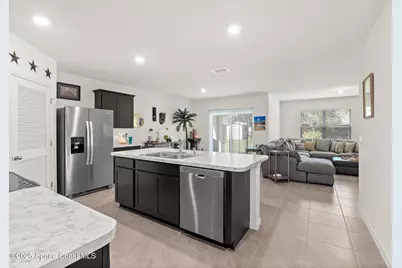 467 Americana Boulevard NW, Palm Bay, FL 32907 - Photo 7