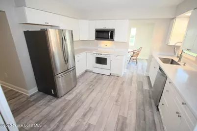 572 Orange Avenue, Sebastian, FL 32958 - Photo 9