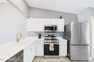 1010 Luminary Cir, Melbourne, FL 32901 - Photo 11