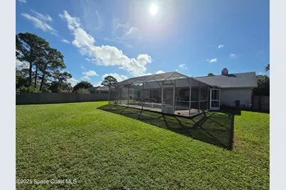 997 Hood Street NW, Palm Bay, FL 32907 - Photo 3