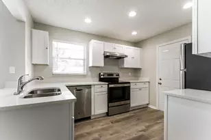 2574 SW Monterrey Ln, Port Saint Lucie, FL 34953 - Photo 5