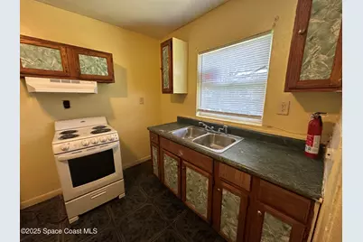 1057 S Deleon Avenue S #B, Titusville, FL 32780 - Photo 3