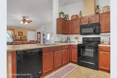 495 Danis Road SW, Palm Bay, FL 32908 - Photo 9