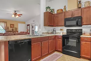 495 Danis Rd SW, Palm Bay, FL 32908 - Photo 9