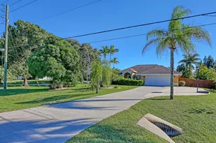 2710 S Courtenay Pkwy, Merritt Island, FL 32952 - Photo 1