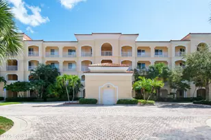 22 Harbour Isle Dr W, Fort Pierce, FL 34949 - Photo 1