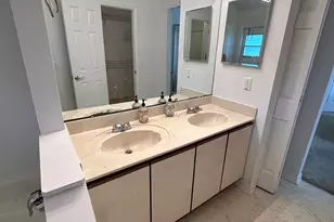 4355 S Lakes Cir, Melbourne, FL 32901 - Photo 7