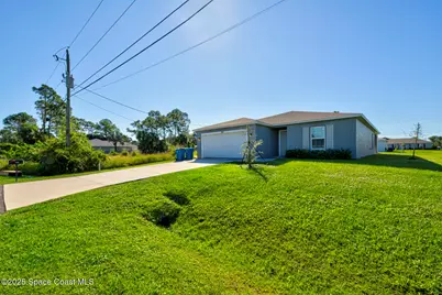 318 Silver Frost Street SE, Palm Bay, FL 32909 - Photo 3