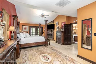 562 Lake Ashley Cir, Melbourne, FL 32904 - Photo 17