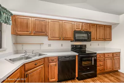 1652 Independence Avenue, Melbourne, FL 32940 - Photo 9