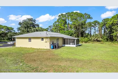 1421 Grand Court NW, Palm Bay, FL 32907 - Photo 43