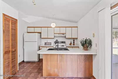 1421 Grand Court NW, Palm Bay, FL 32907 - Photo 11