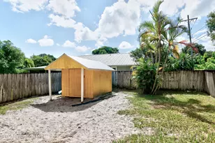 1845 SW 13th Pl SW, Vero Beach, FL 32962 - Photo 17