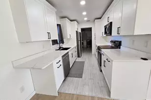 2417 Colonial Dr, Melbourne, FL 32901 - Photo 15