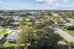 2010 Talloak Rd, Melbourne, FL 32935 - Photo 35