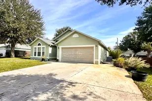 8746 105th Ct, Vero Beach, FL 32967 - Photo 3