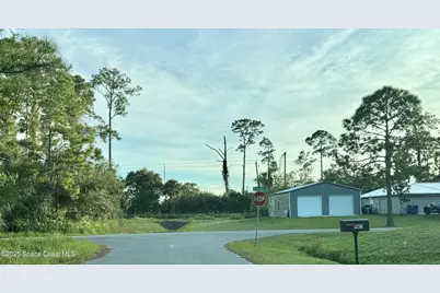 666 Henlock Street SE, Palm Bay, FL 32909 - Photo 5