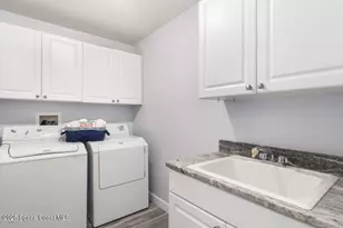 530 Sunset Lakes Dr, Merritt Island, FL 32953 - Photo 15