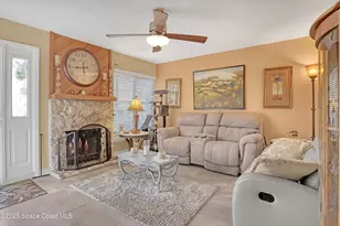 647 Cedar Side Cir NE, Palm Bay, FL 32905 - Photo 7