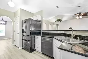 565 White Cap Ct NW, Palm Bay, FL 32907 - Photo 11