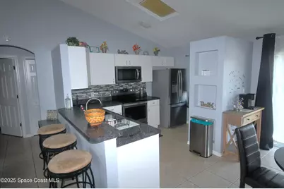 1021 Sablon Street SE, Palm Bay, FL 32909 - Photo 7