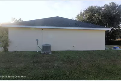 1021 Sablon Street SE, Palm Bay, FL 32909 - Photo 17