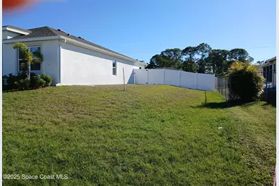 1560 Gardenton Street NW, Palm Bay, FL 32907 - Photo 11