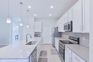 951 Sareta St SE, Palm Bay, FL 32909 - Photo 9