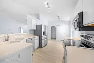 1515 Vista Lake Cir, Melbourne, FL 32904 - Photo 9