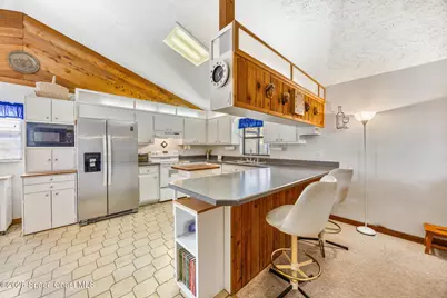 1007 Pineapple Avenue NE, Palm Bay, FL 32905 - Photo 9