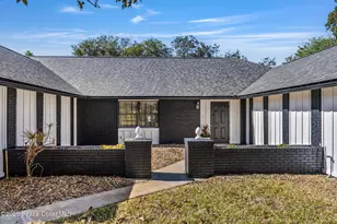 1007 Pineapple Ave NE, Palm Bay, FL 32905 - Photo 3