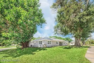 300 Riomar Drive, Port Saint Lucie, FL 34952 - Photo 5