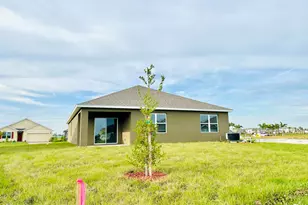 1256 Dugan CIR SE, Palm Bay, FL 32909 - Photo 3