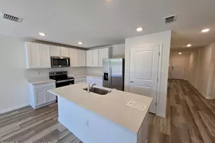 8431 Clearway Dr, Wildwood, FL 34785 - Photo 5