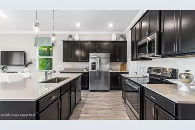 913 Veronese Place NW, Palm Bay, FL 32907 - Photo 3