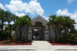 720 Wickham Lakes Dr, Melbourne, FL 32940 - Photo 15