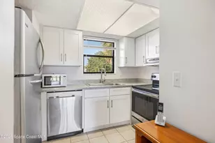 2801 Sand Trap Ln, Melbourne, FL 32935 - Photo 3