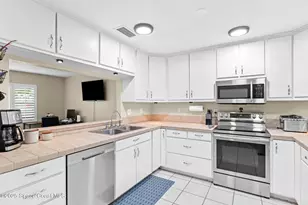 999 Emerald Rd SE, Palm Bay, FL 32909 - Photo 11