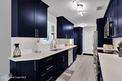 226 Dickens Avenue, Sebastian, FL 32958 - Photo 9