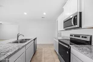 1253 Dunes Ave, Melbourne, FL 32904 - Photo 9