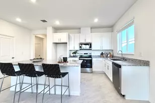 386 Glaspell Cir SE, Palm Bay, FL 32909 - Photo 11